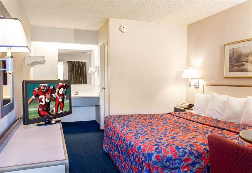 Travelodge By Wyndham Peoria Bagian luar foto