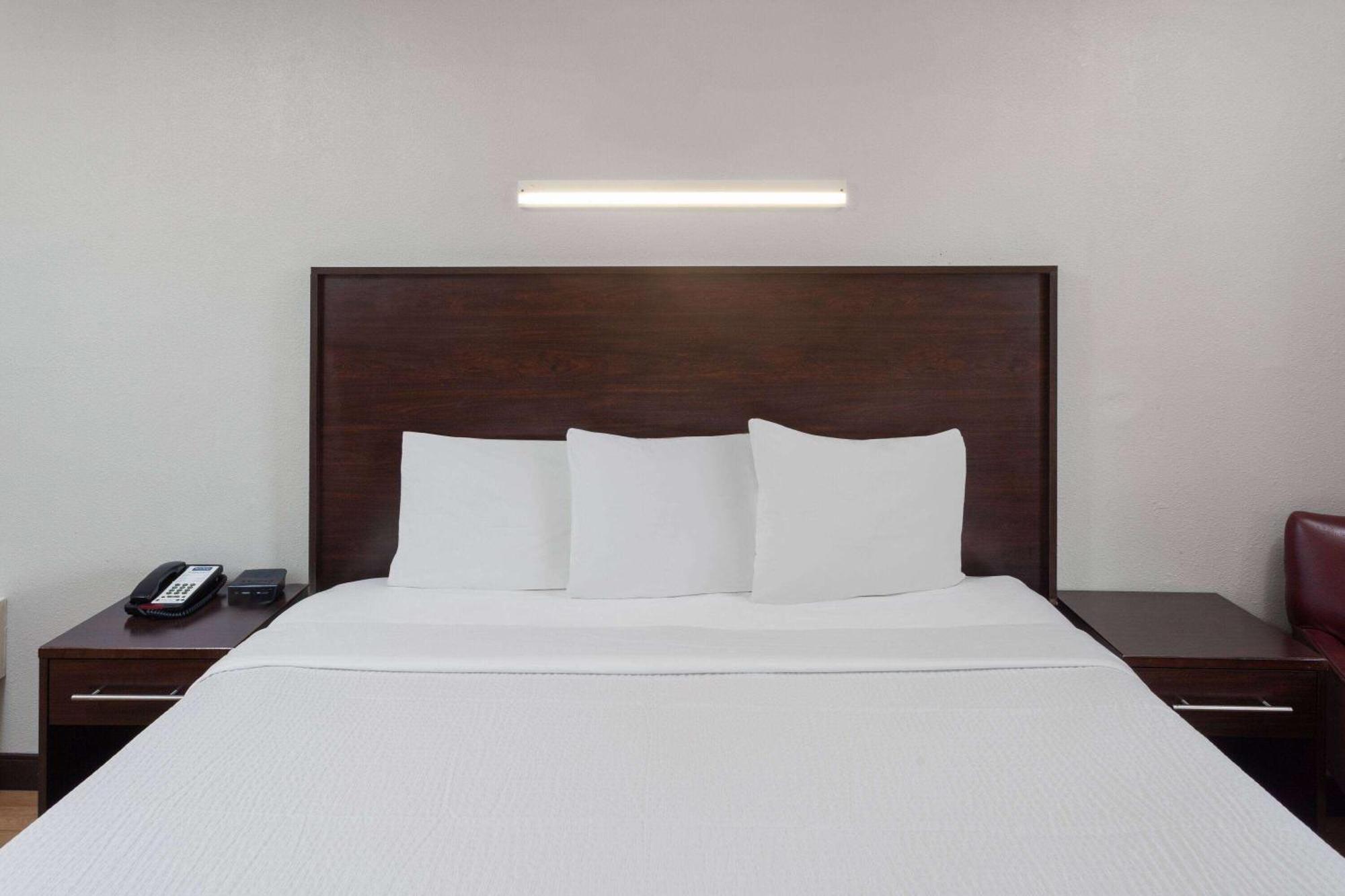 Travelodge By Wyndham Peoria Bagian luar foto