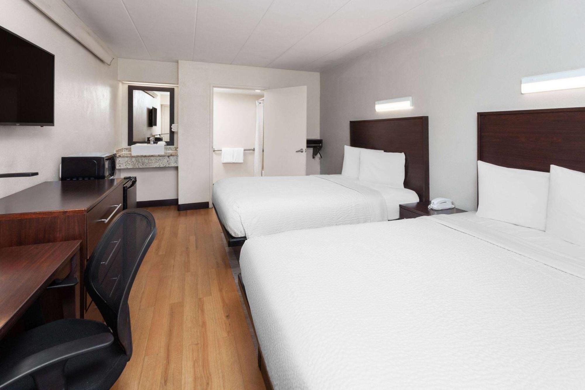 Travelodge By Wyndham Peoria Bagian luar foto