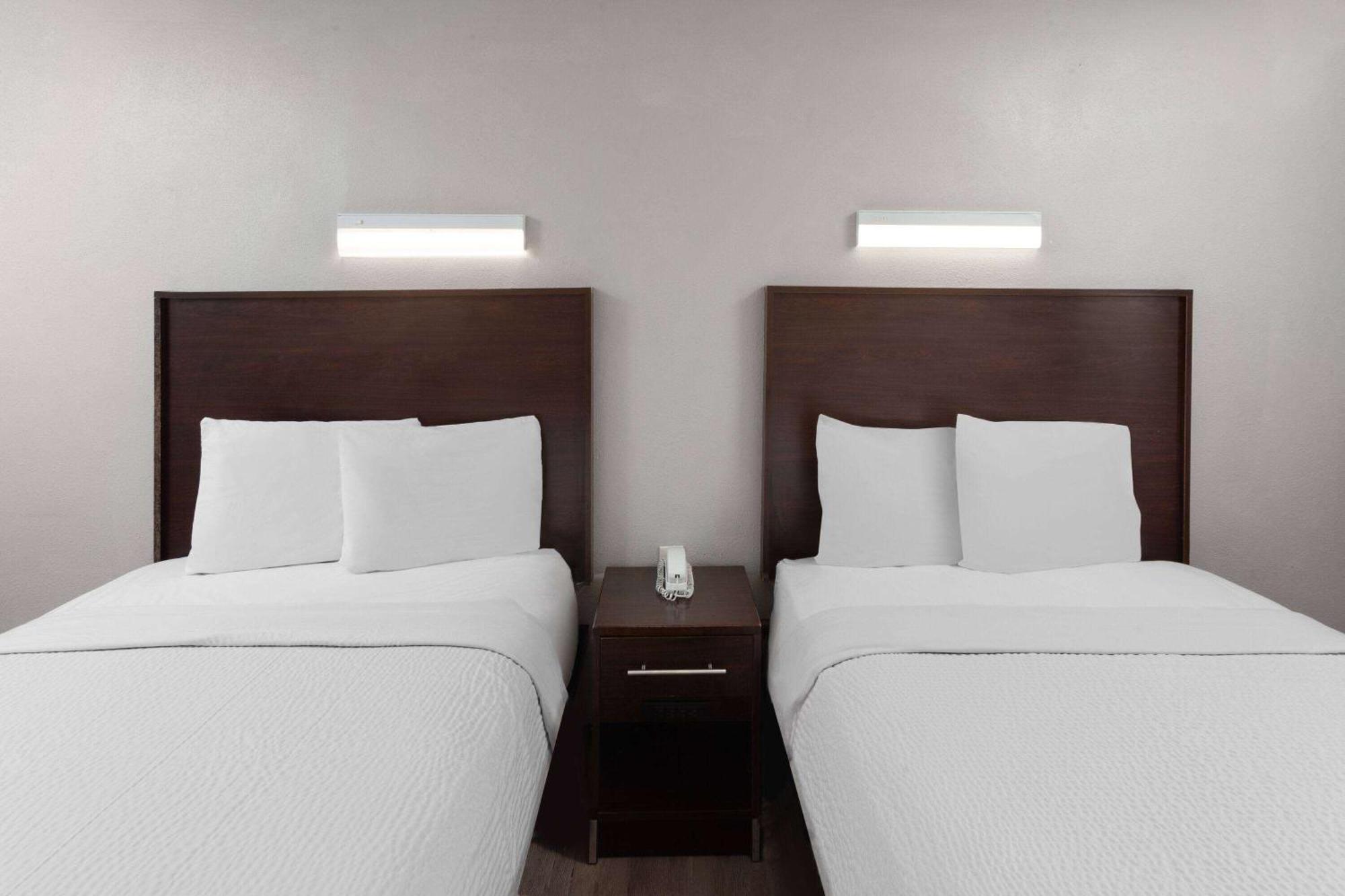 Travelodge By Wyndham Peoria Bagian luar foto
