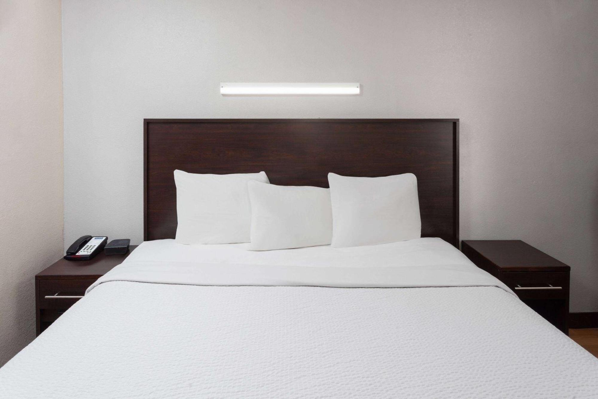 Travelodge By Wyndham Peoria Bagian luar foto
