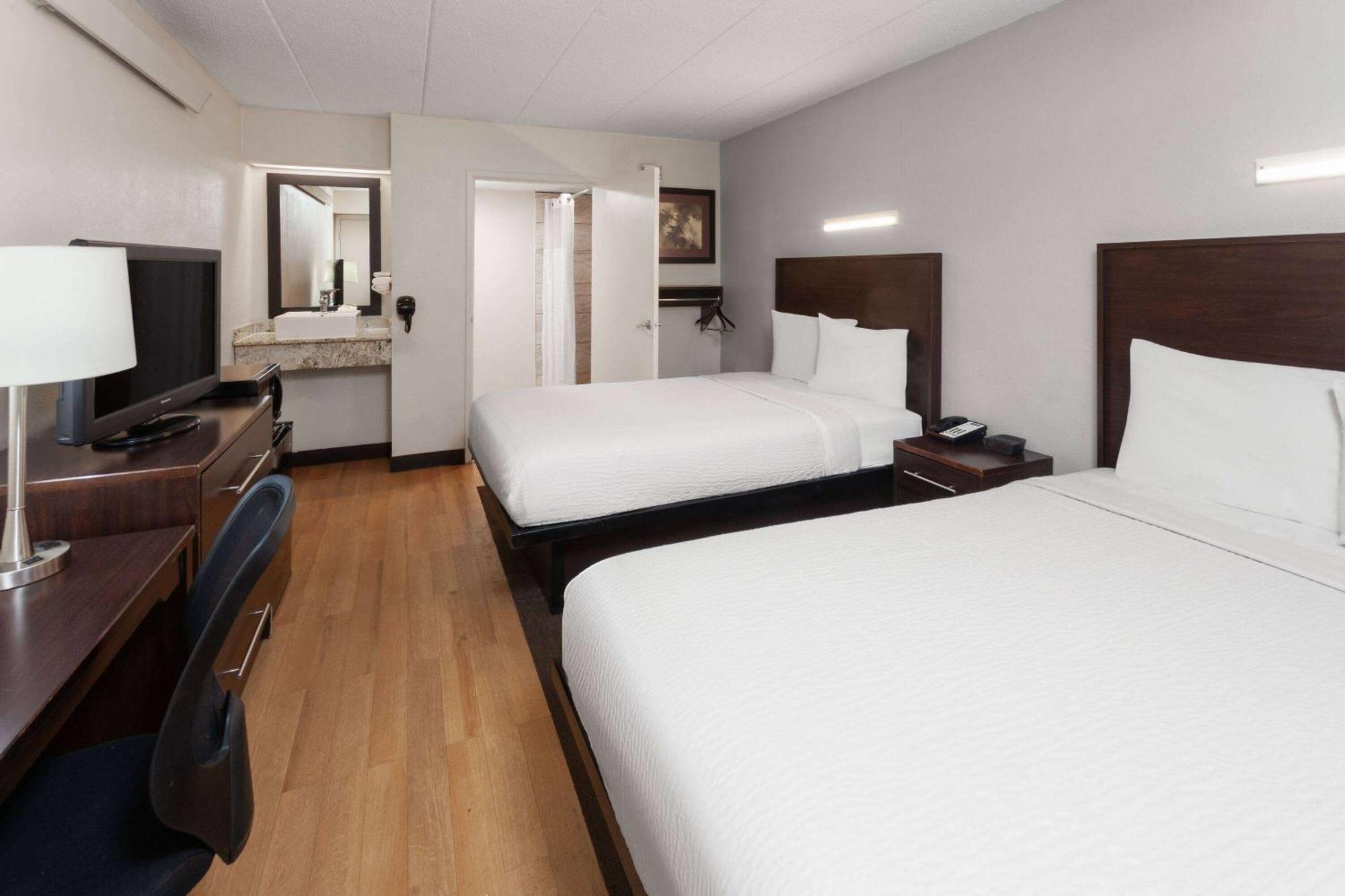 Travelodge By Wyndham Peoria Bagian luar foto