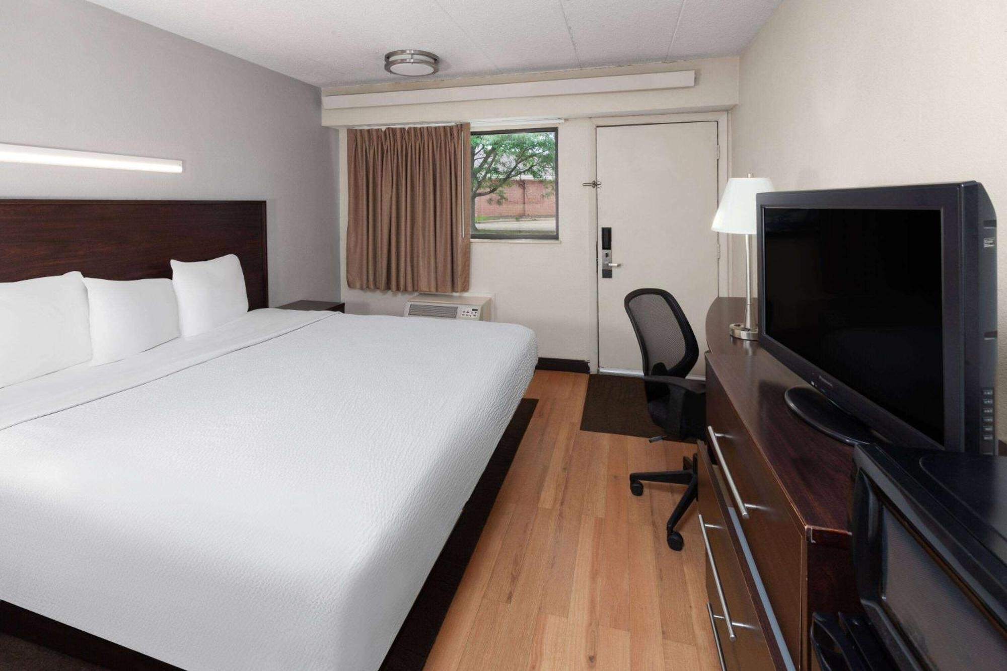 Travelodge By Wyndham Peoria Bagian luar foto