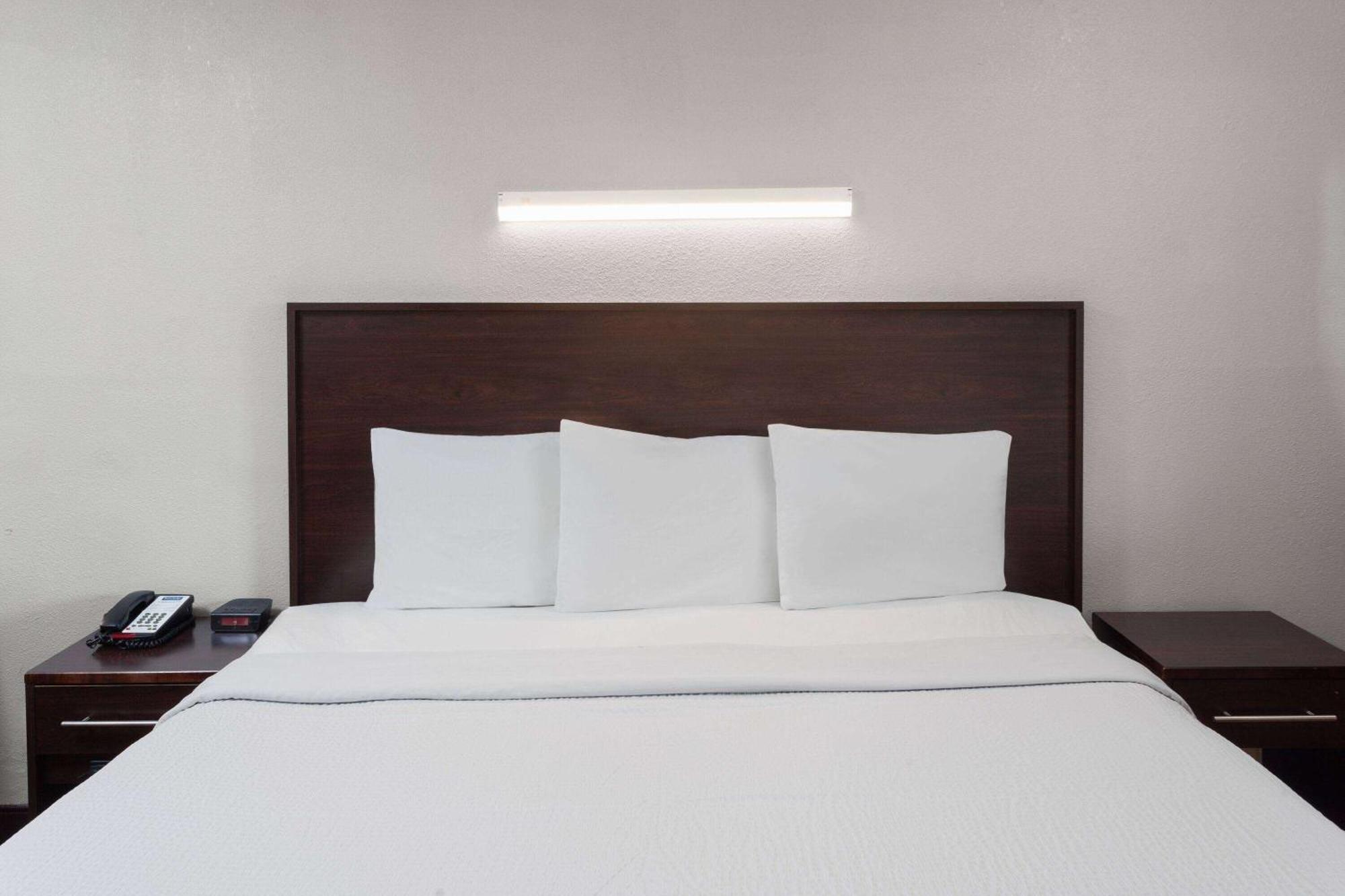 Travelodge By Wyndham Peoria Bagian luar foto