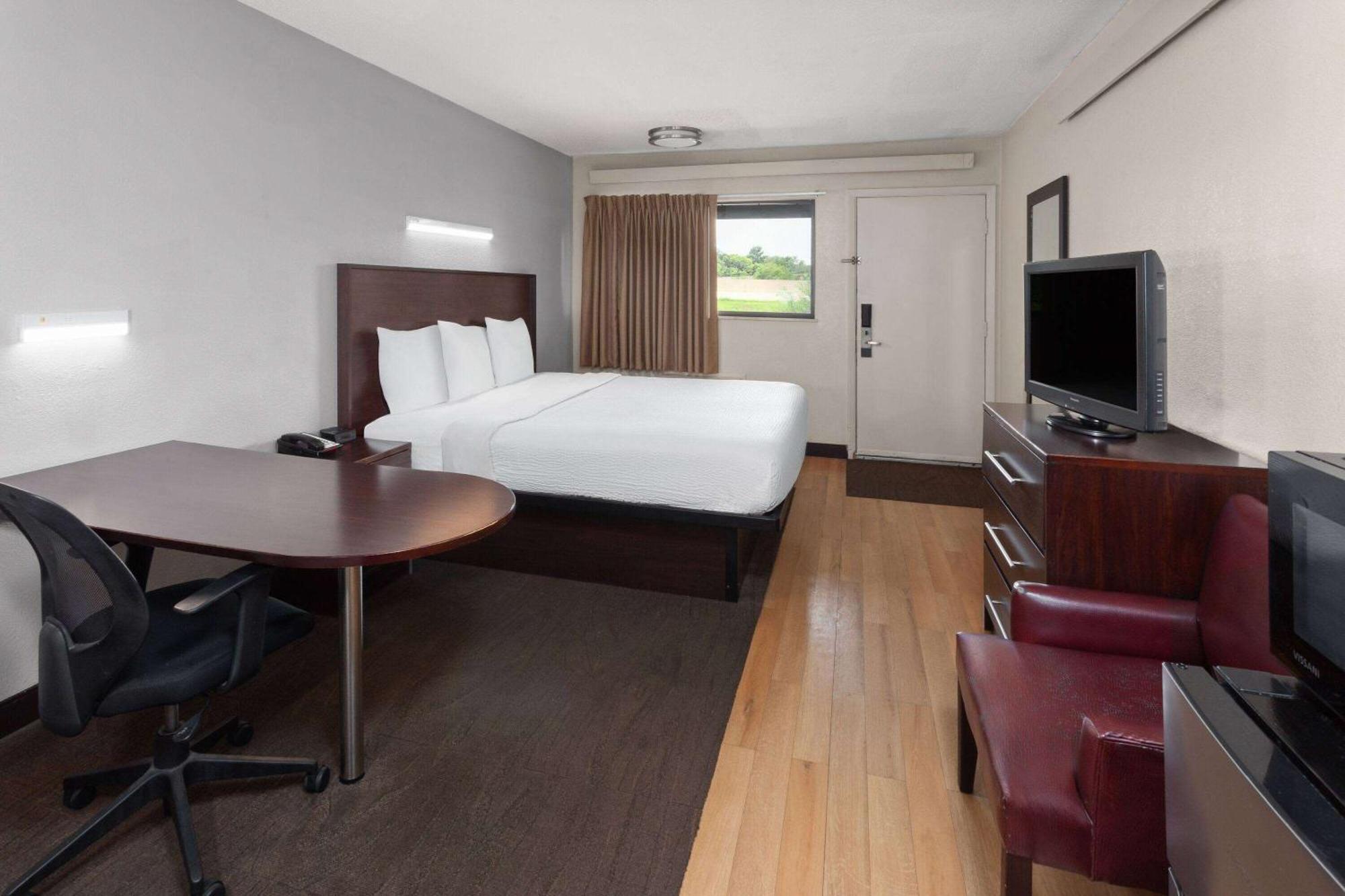 Travelodge By Wyndham Peoria Bagian luar foto