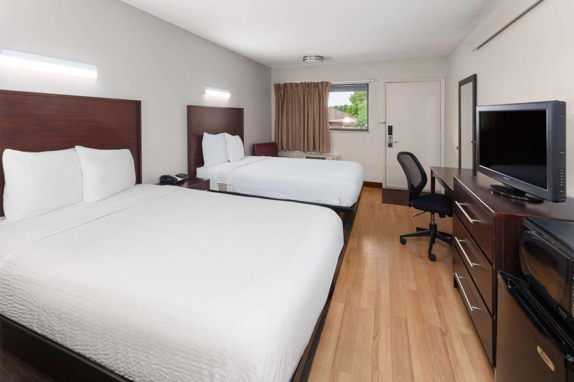 Travelodge By Wyndham Peoria Bagian luar foto